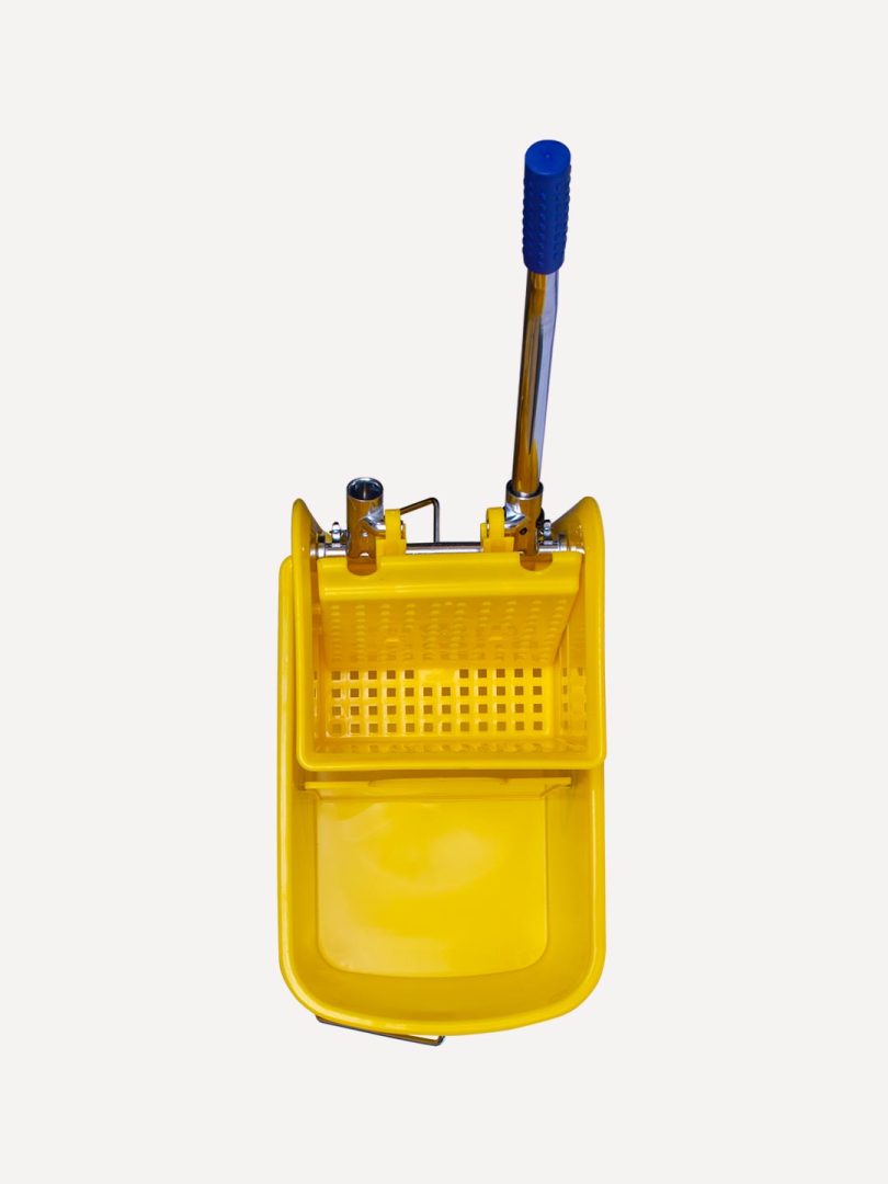 cubeta con exprimidor de 20 litros uso rudo industrial amarilla tamaño universal práctica manejable llantas giratorias asa para dirigir